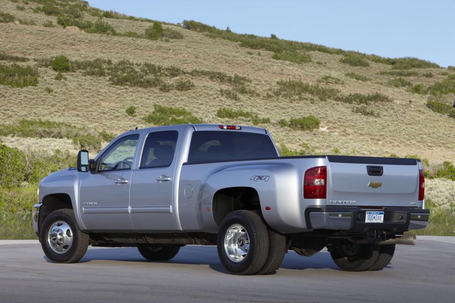  Chevrolet Silverado 3500 HD LT Crew Cab Pickup 2012 года  (фото 2 из 6)